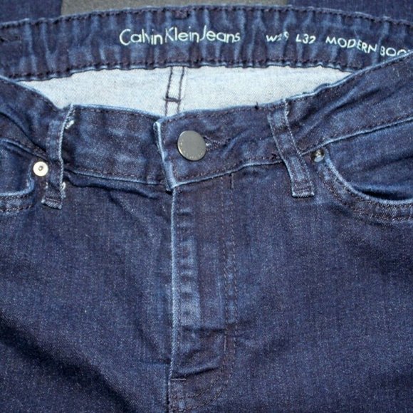 CALVIN KLEIN Women's Dark Washed Jeans - Picture 7 of 10